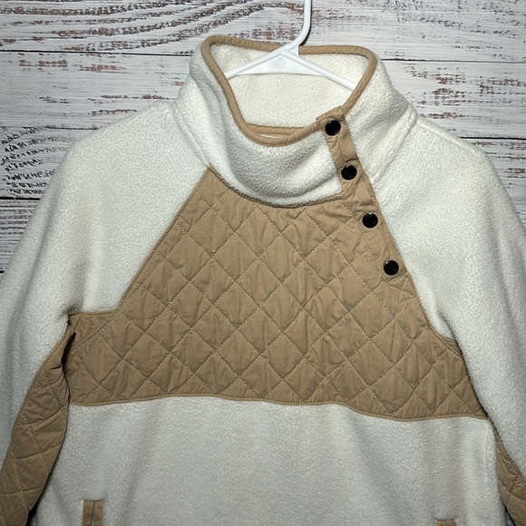 Abercrombie & Fitch Asymmetrical Snap Up Fleece Sweatshirt White and Tan Small - Picture 5 of 16
